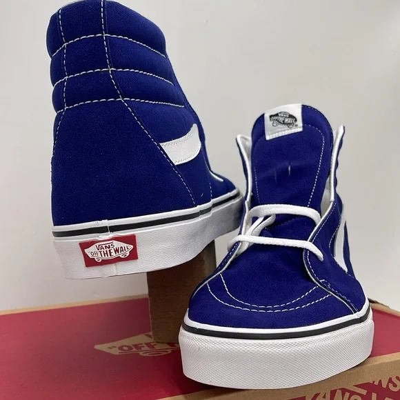 Vans Men’s Sk8-Hi Color Theory Beacon Blue
VN000D5IBYM
Sneakers - Picture 8 of 16